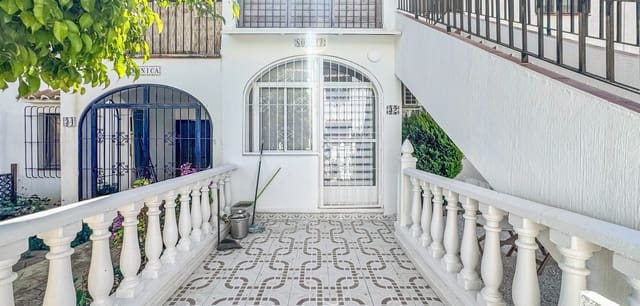 1 makuuhuone Omakotitalo myytävänä paikassa Torrevieja mukana uima-altaan - 146 000 € (Ref: 9836077)