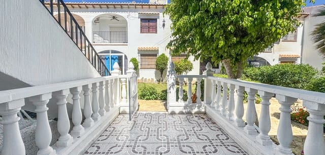 1 makuuhuone Omakotitalo myytävänä paikassa Torrevieja mukana uima-altaan - 146 000 € (Ref: 9836077)