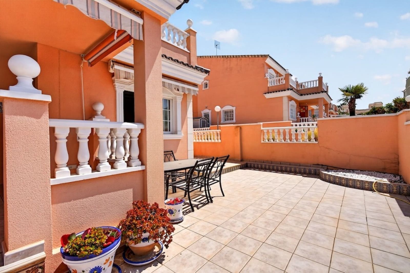 3 bedroom Townhouse for sale in Gran Alacant with pool - € 299,000 (Ref: 9836092)