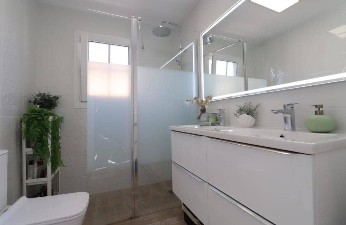 4 bedroom Villa for sale in Orihuela Costa with pool garage - € 414,950 (Ref: 9836115)