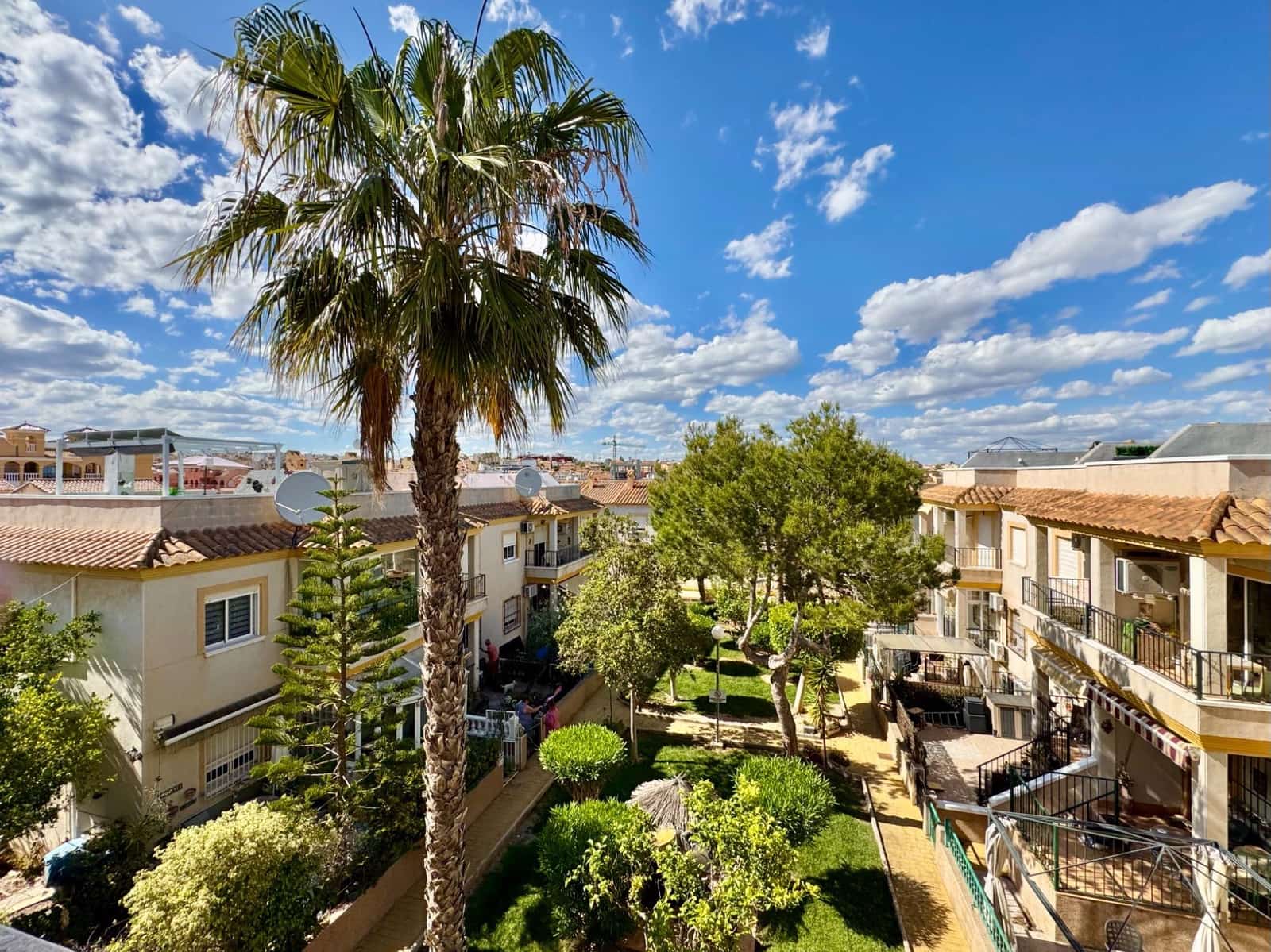 3 soverom Hus til salgs i Orihuela Costa med svømmebasseng - € 185 000 (Ref: 9856184)