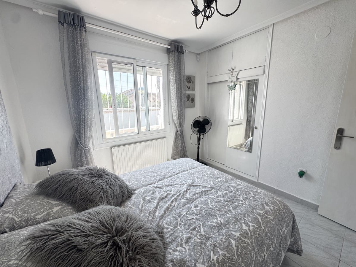 2 makuuhuone Huvila myytävänä paikassa Alicante kaupunki - 299 995 € (Ref: 9856199)