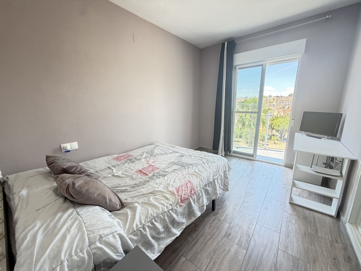 3 bedroom Villa for sale in Villamartin - € 260,000 (Ref: 9856202)