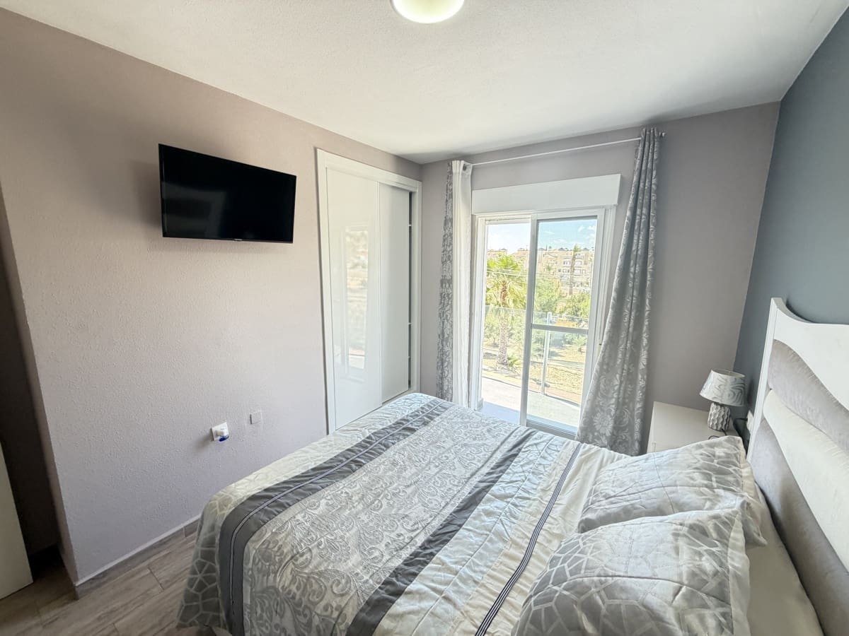 3 bedroom Villa for sale in Villamartin - € 260,000 (Ref: 9856202)