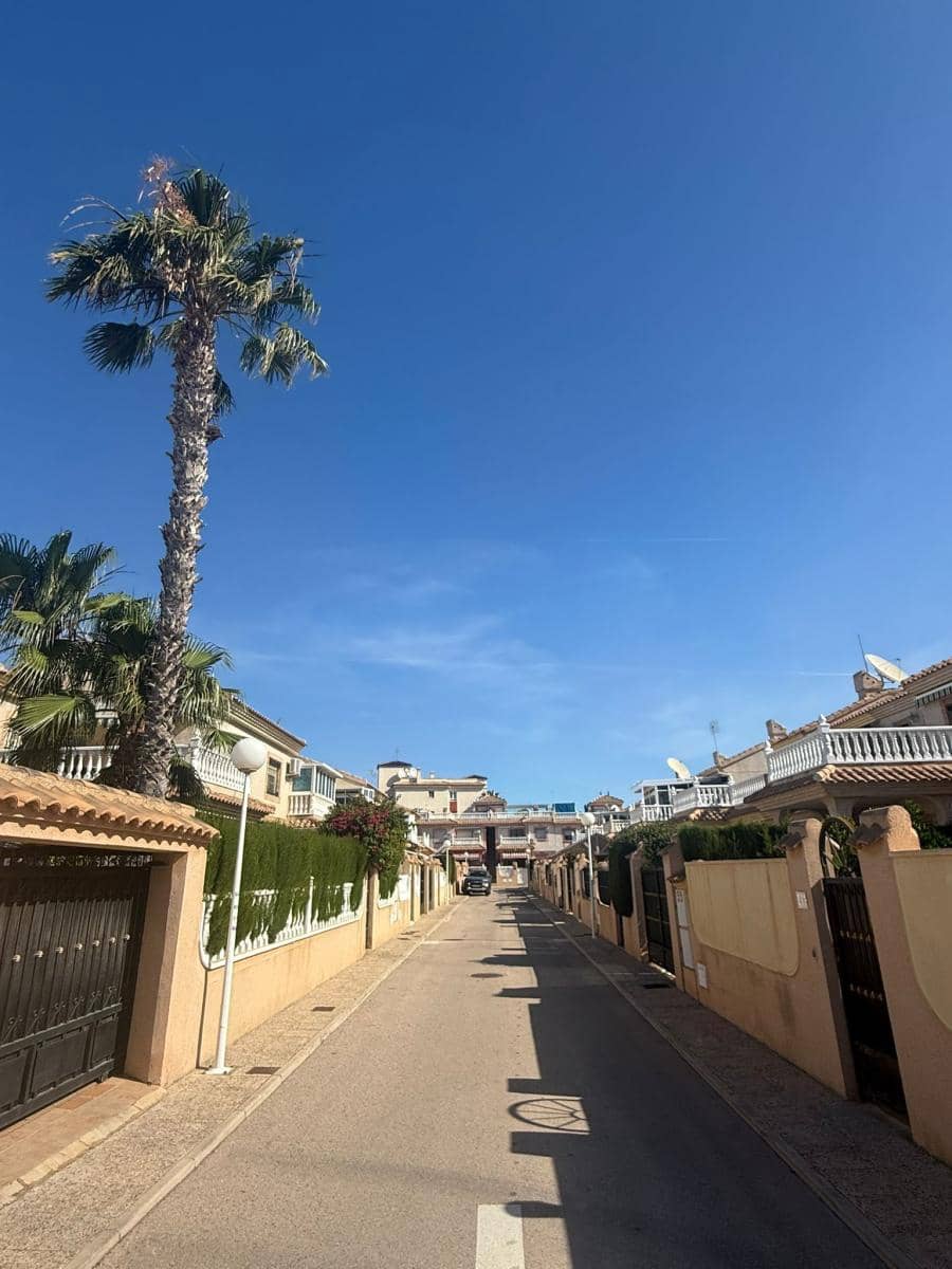 1 camera da letto Villetta Bifamiliare in vendita in Playa Flamenca - 299.999 € (Rif: 9866099)