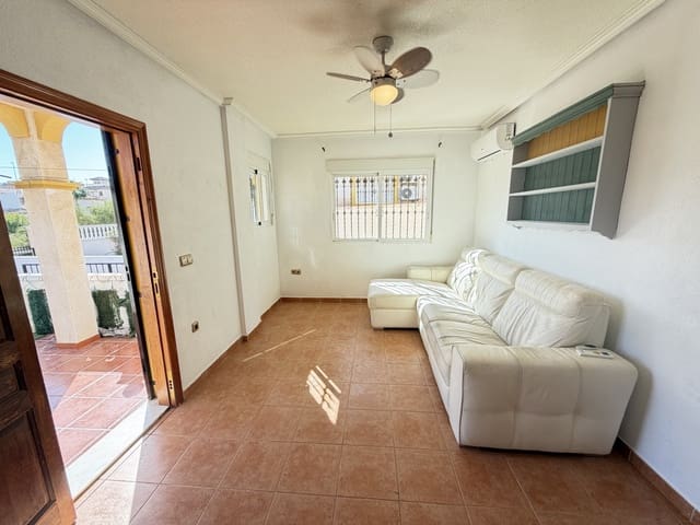 3 makuuhuone Omakotitalo myytävänä paikassa Playa Flamenca, Orihuela - 195 000 € (Ref: 9898500)