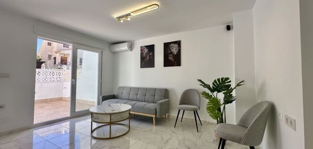 3 Zimmer Haus zu verkaufen in Torrevieja mit Pool - 229.000 € (Ref: 9898517)