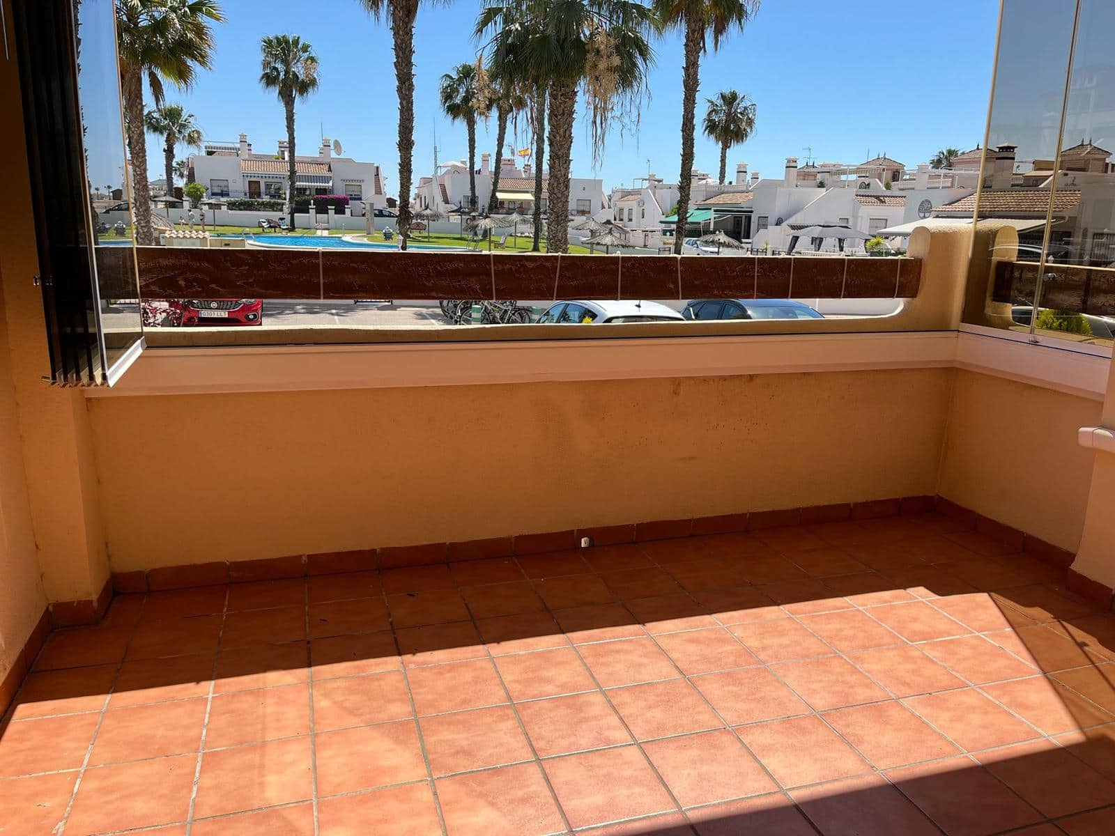Apartamento de 2 habitaciones en Playa Flamenca en venta con piscina - 189.950 € (Ref: 9898528)
