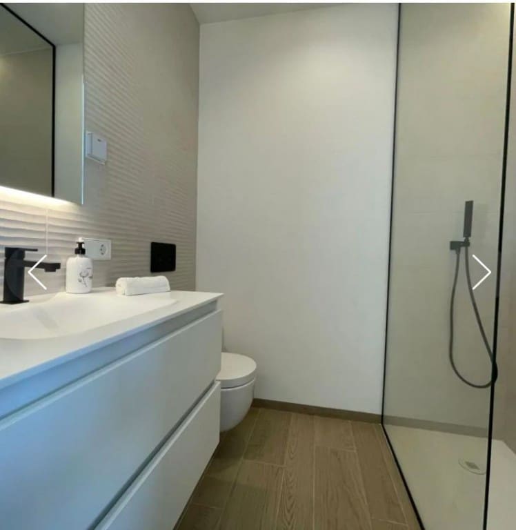 Apartamento de 2 habitaciones en Las Colinas Golf en venta con piscina garaje - 475.000 € (Ref: 9906210)