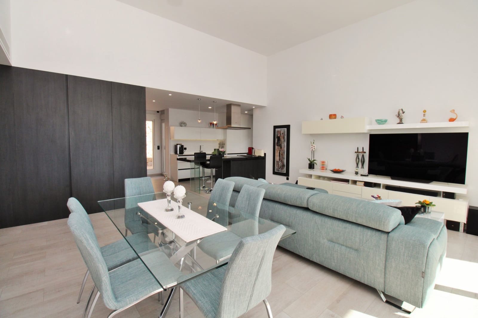 Chalet de 3 habitaciones en Torrevieja en venta - 559.900 € (Ref: 9906225)