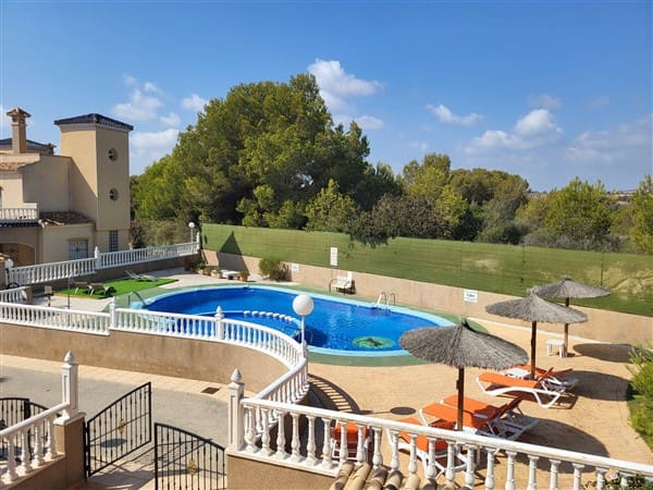 3 makuuhuone Huvila myytävänä paikassa Villamartin - 375 000 € (Ref: 9906311)