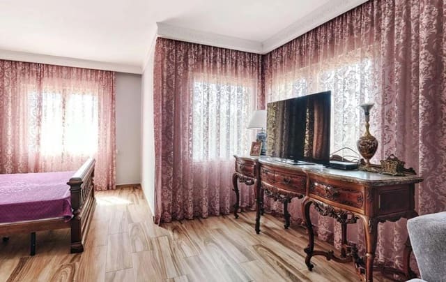 5 soveværelse Villa til salg i Campoamor, Orihuela - € 899.999 (Ref: 9906314)