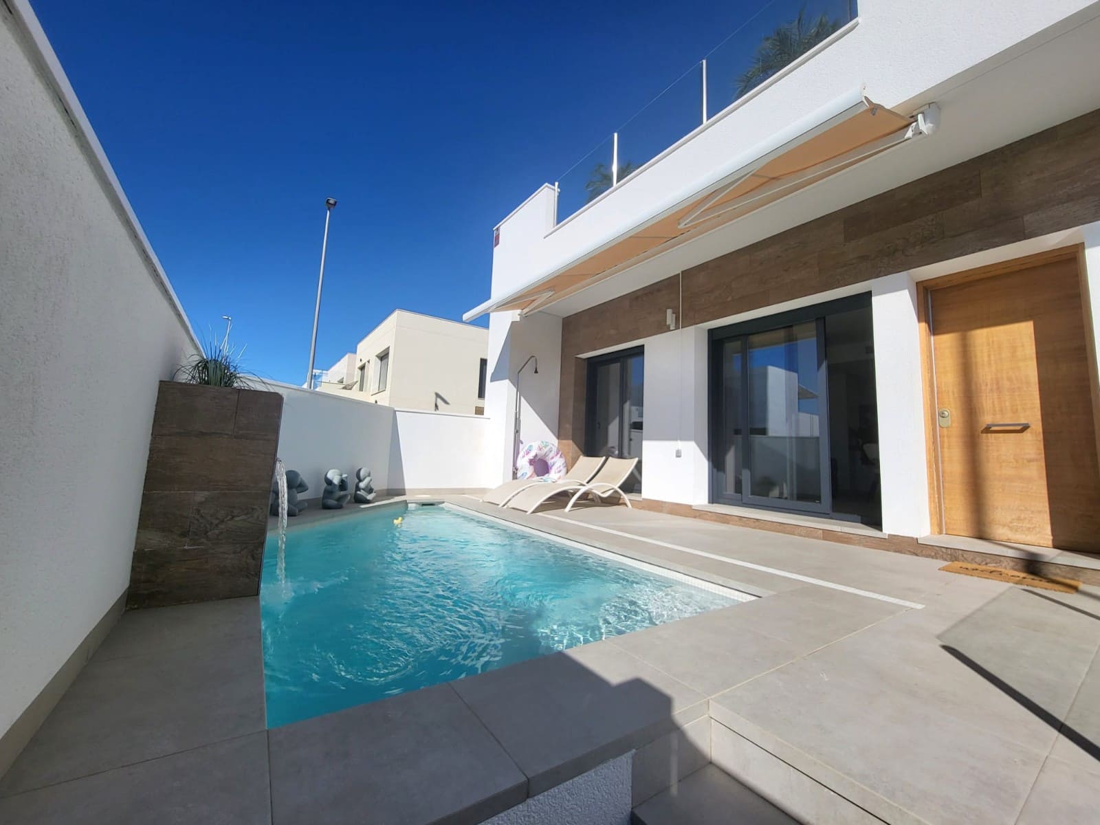 Casa de 2 habitaciones en Daya Vieja en venta - 299.995 € (Ref: 9906338)