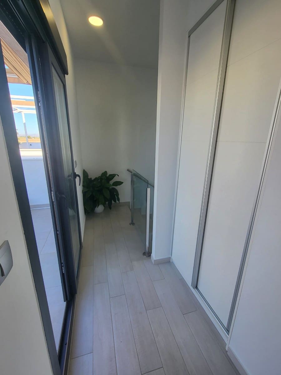 Casa de 2 habitaciones en Daya Vieja en venta - 299.995 € (Ref: 9906338)