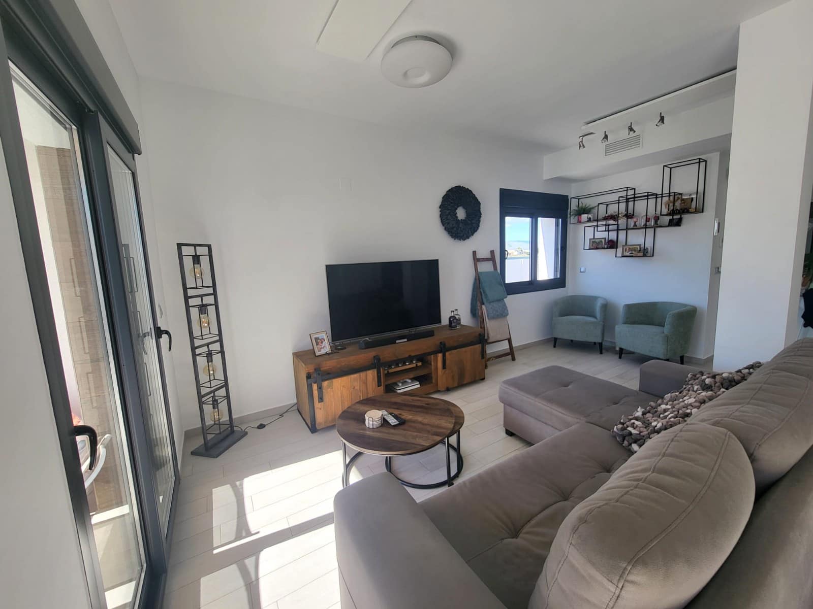Casa de 2 habitaciones en Daya Vieja en venta - 299.995 € (Ref: 9906338)