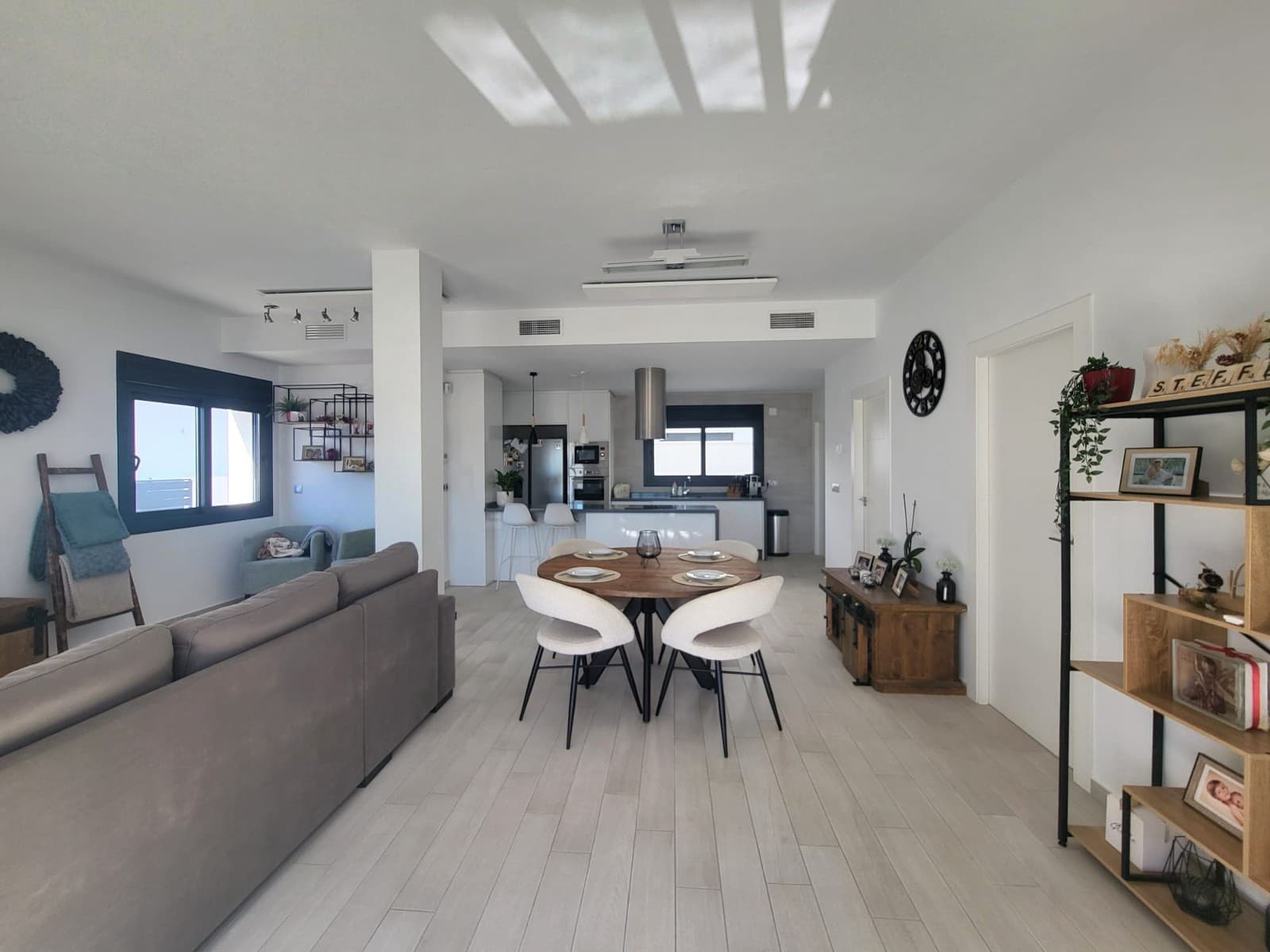 Casa de 2 habitaciones en Daya Vieja en venta - 299.995 € (Ref: 9906338)