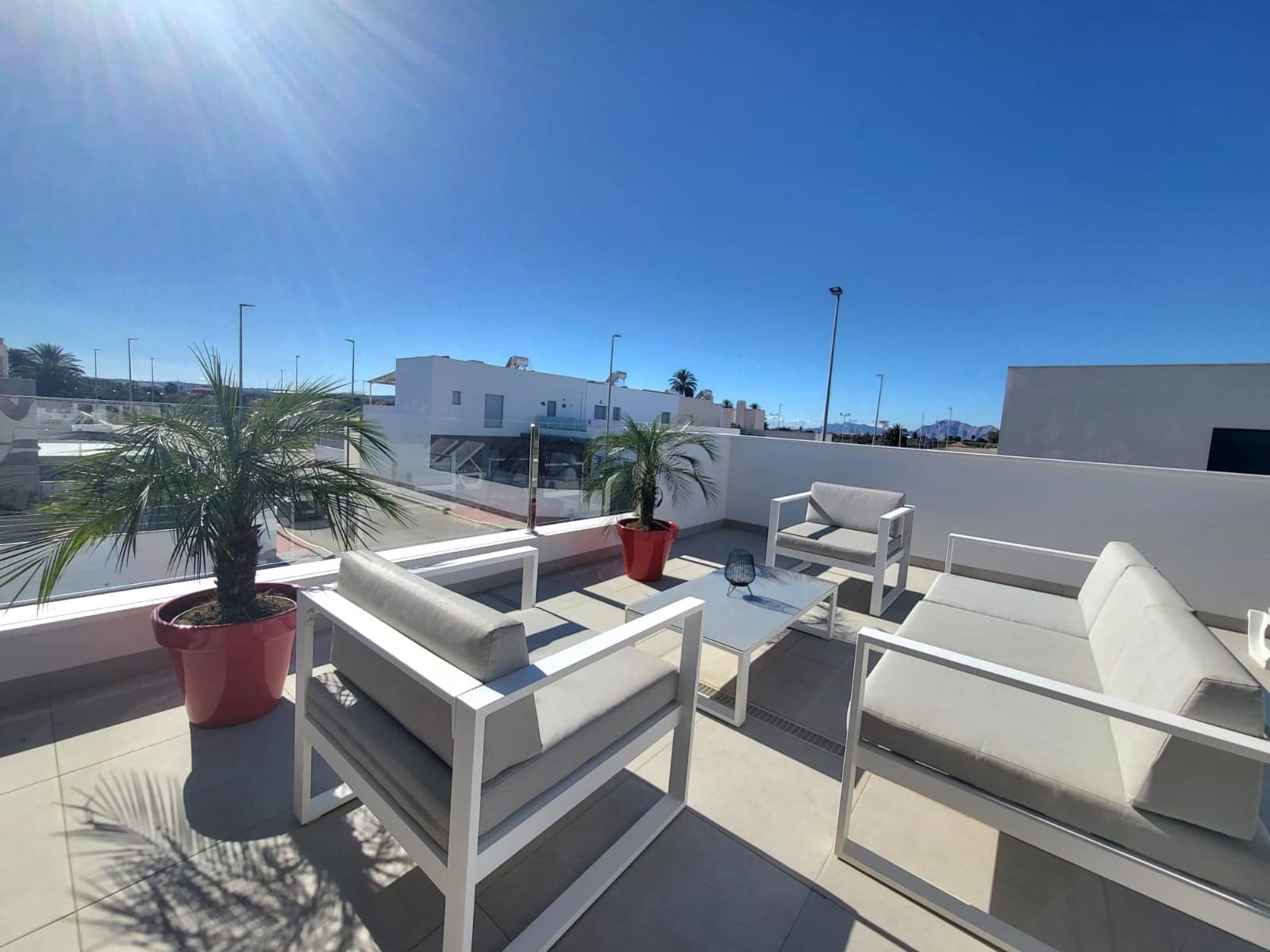 Casa de 2 habitaciones en Daya Vieja en venta - 299.995 € (Ref: 9906338)