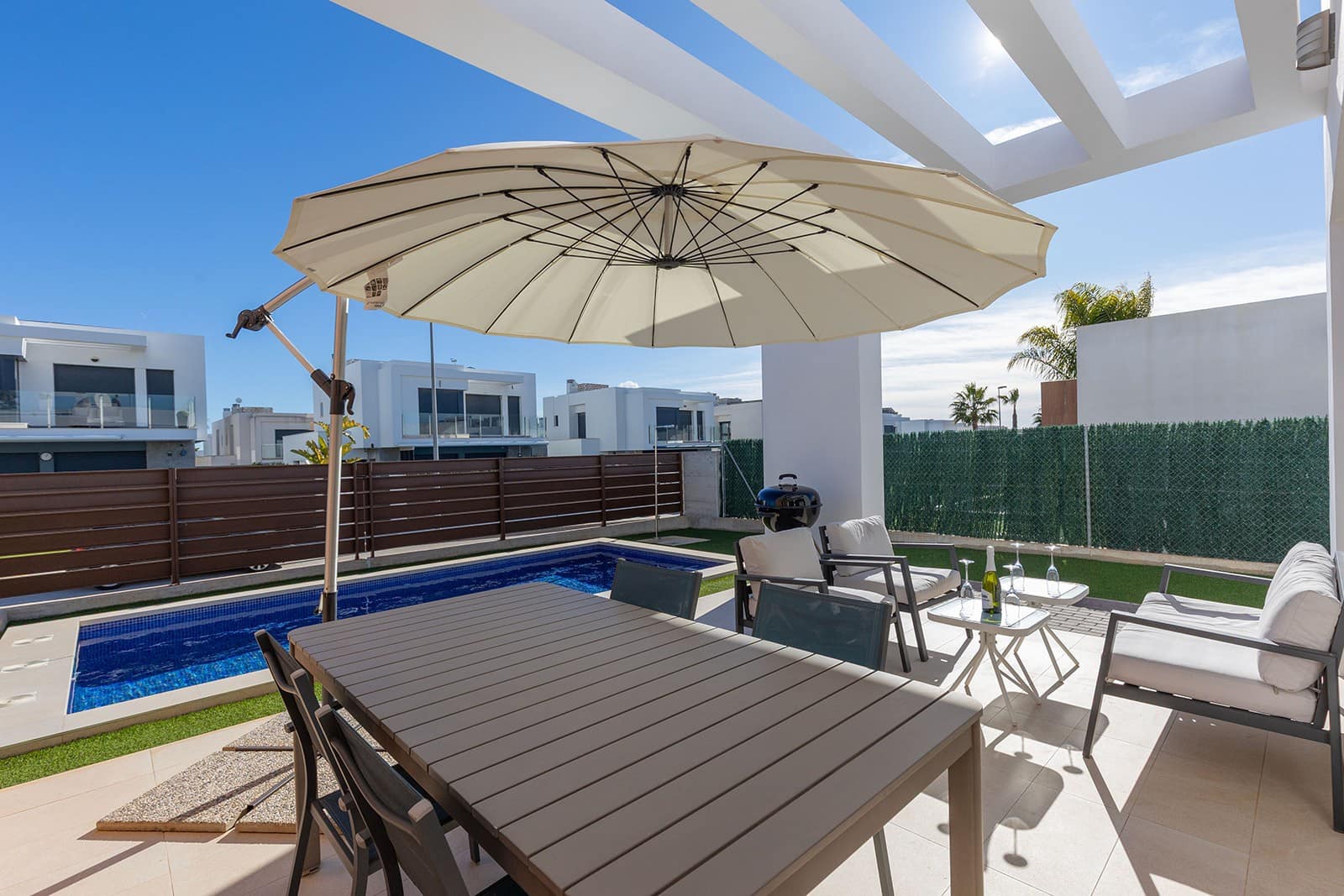 3 slaapkamer Villa te koop in Orihuela Costa met zwembad - € 435.000 (Ref: 9906339)