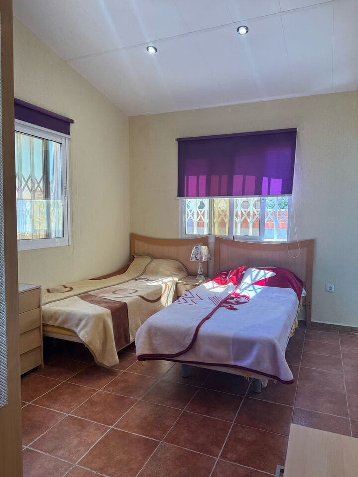 4 Zimmer Villa zu verkaufen in Playa Flamenca mit Pool - 570.000 € (Ref: 9906383)