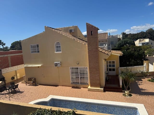 4 Zimmer Villa zu verkaufen in Playa Flamenca, Orihuela mit Pool - 570.000 € (Ref: 9906383)