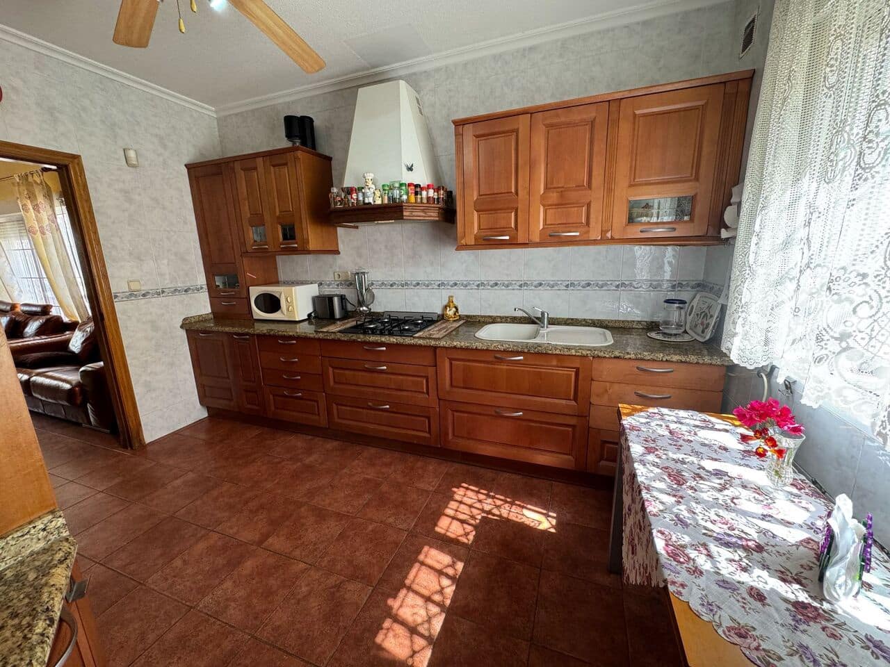 4 Zimmer Villa zu verkaufen in Playa Flamenca mit Pool - 570.000 € (Ref: 9906383)