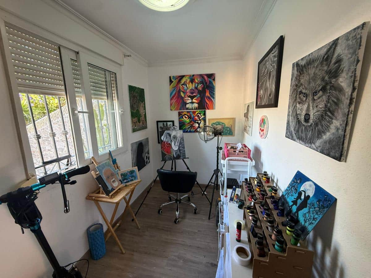 4 slaapkamer Halfvrijstaande villa te koop in Playa Flamenca - € 299.999 (Ref: 9906520)
