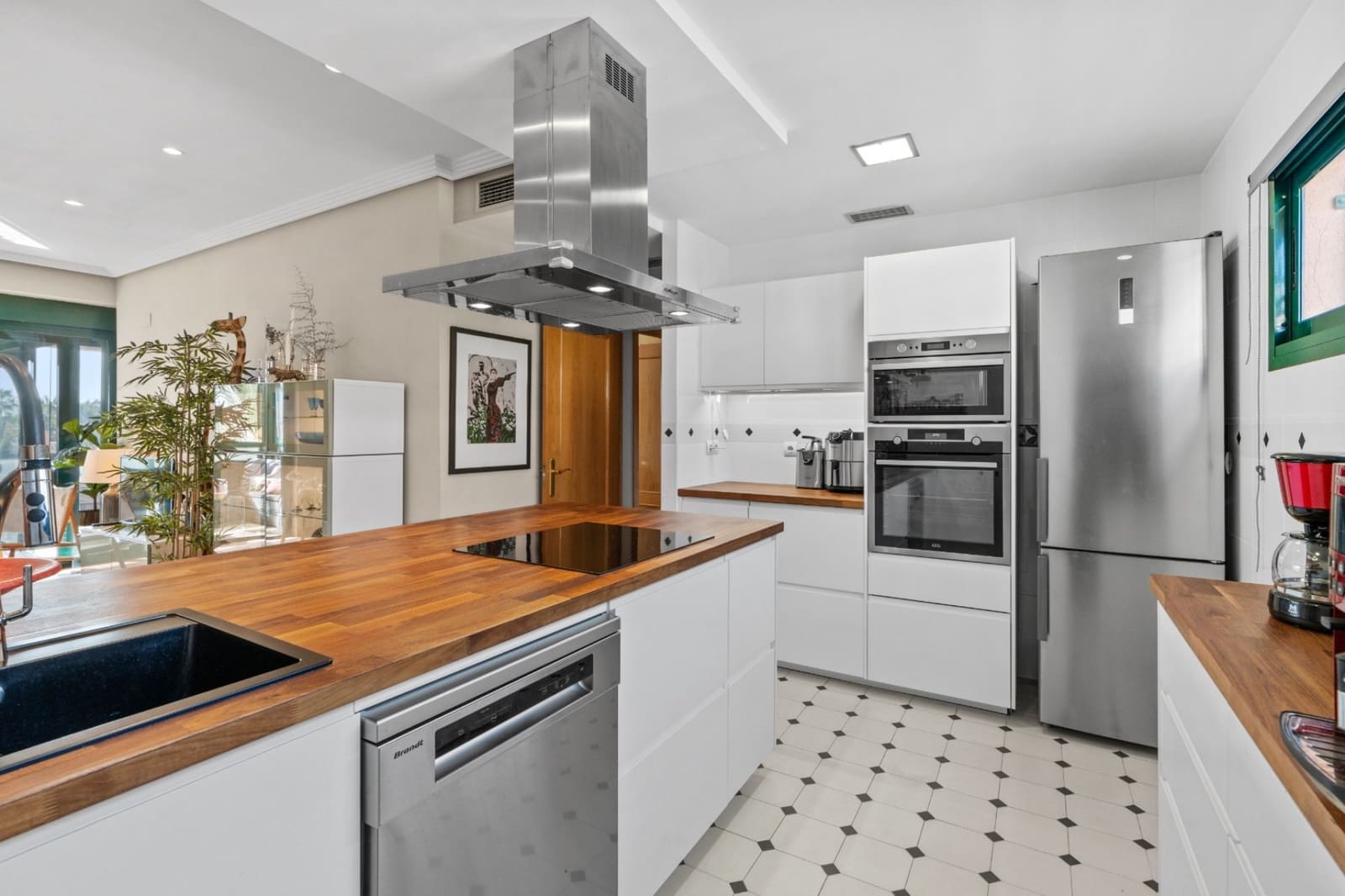 3 chambre Appartement à vendre à Playa de San Juan avec garage - 469 000 € (Ref: 9906527)