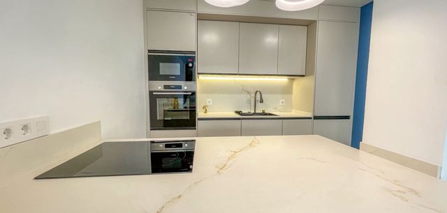 2 sypialnia Apartament na sprzedaż w Torrevieja z garażem - 265 000 € (Ref: 9926284)
