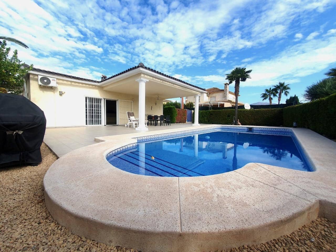 4 soverom Villa til salgs i Alfaz del Pi / L'Alfas del Pi med svømmebasseng garasje - € 850 000 (Ref: 10167959)