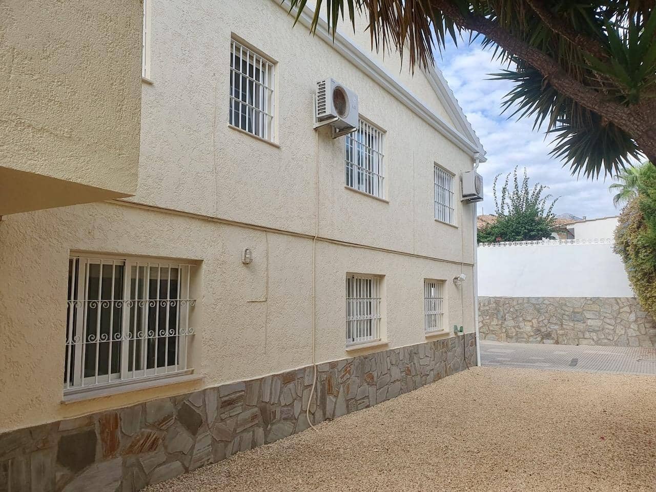 4 soverom Villa til salgs i Alfaz del Pi / L'Alfas del Pi med svømmebasseng garasje - € 850 000 (Ref: 10167959)