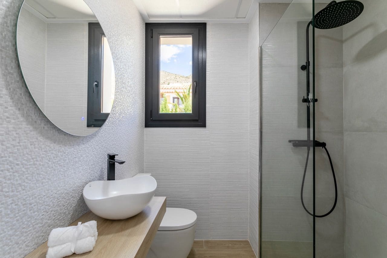 4 quarto Moradia para venda em Finestrat com piscina garagem - 1 049 000 € (Ref: 6210176)