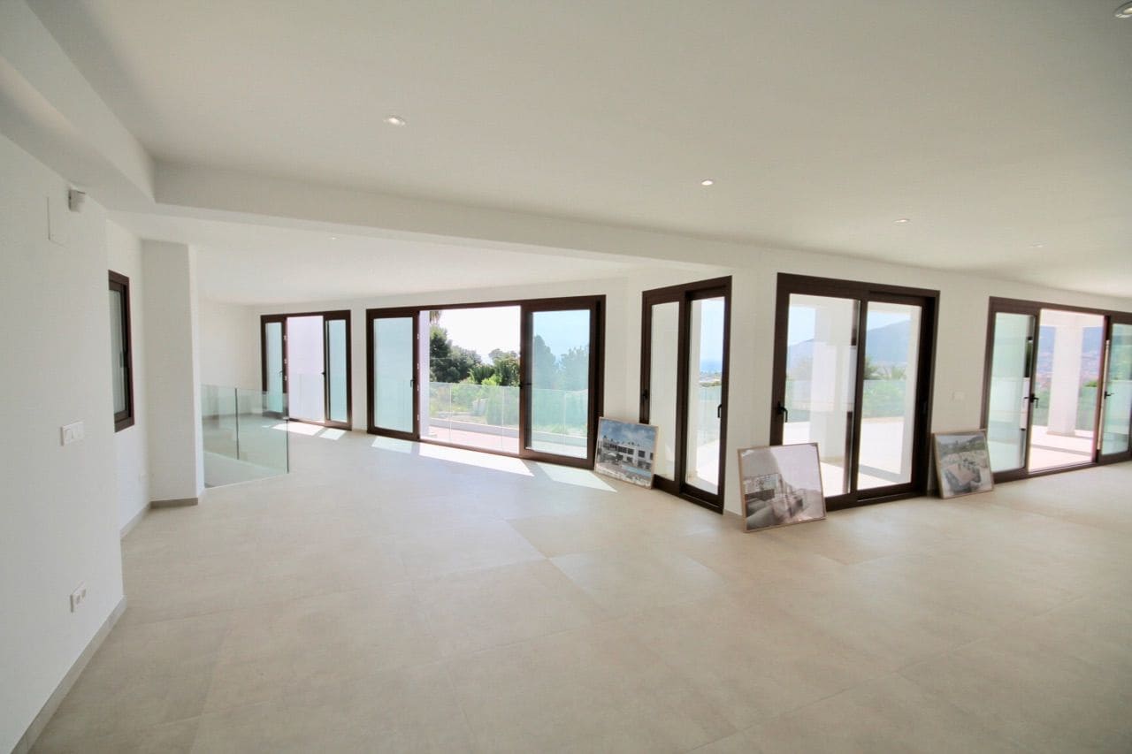 4 bedroom Villa for sale in Alfaz del Pi / L'Alfas del Pi with pool garage - € 2,250,000 (Ref: 6877238)