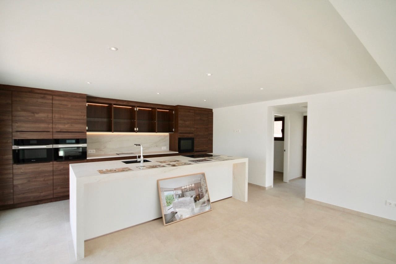 4 bedroom Villa for sale in Alfaz del Pi / L'Alfas del Pi with pool garage - € 2,250,000 (Ref: 6877238)