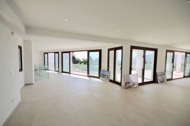 4 soverom Villa til salgs i Alfaz del Pi / L'Alfàs del Pi med svømmebasseng garasje - € 2 250 000 (Ref: 6877238)