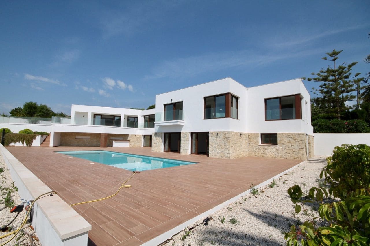 4 bedroom Villa for sale in Alfaz del Pi / L'Alfas del Pi with pool garage - € 2,250,000 (Ref: 6877238)