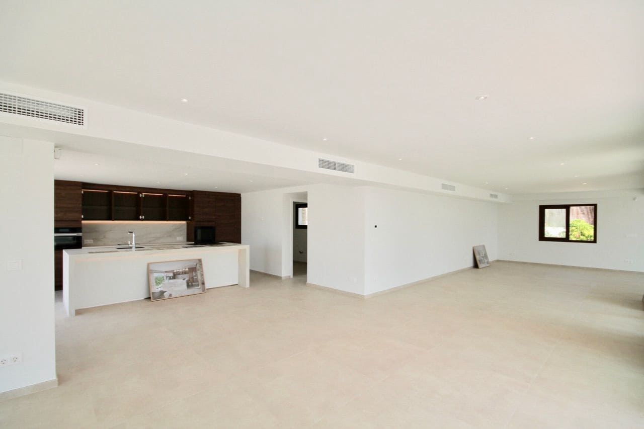 4 bedroom Villa for sale in Alfaz del Pi / L'Alfas del Pi with pool garage - € 2,250,000 (Ref: 6877238)