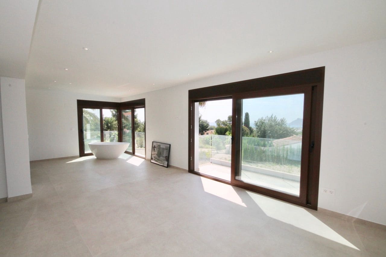 4 bedroom Villa for sale in Alfaz del Pi / L'Alfas del Pi with pool garage - € 2,250,000 (Ref: 6877238)