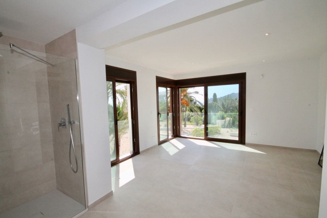 4 bedroom Villa for sale in Alfaz del Pi / L'Alfas del Pi with pool garage - € 2,250,000 (Ref: 6877238)
