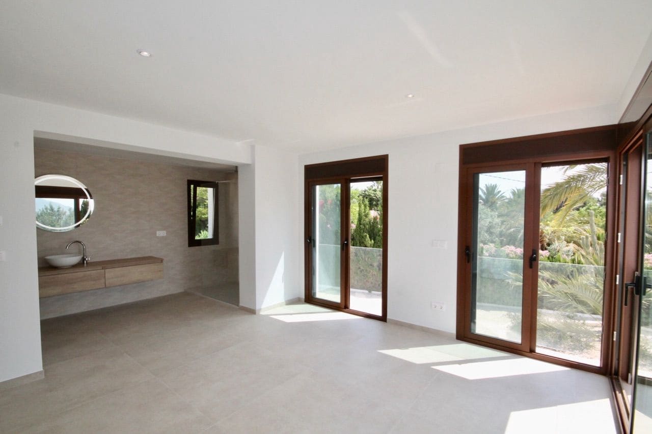 4 bedroom Villa for sale in Alfaz del Pi / L'Alfas del Pi with pool garage - € 2,250,000 (Ref: 6877238)