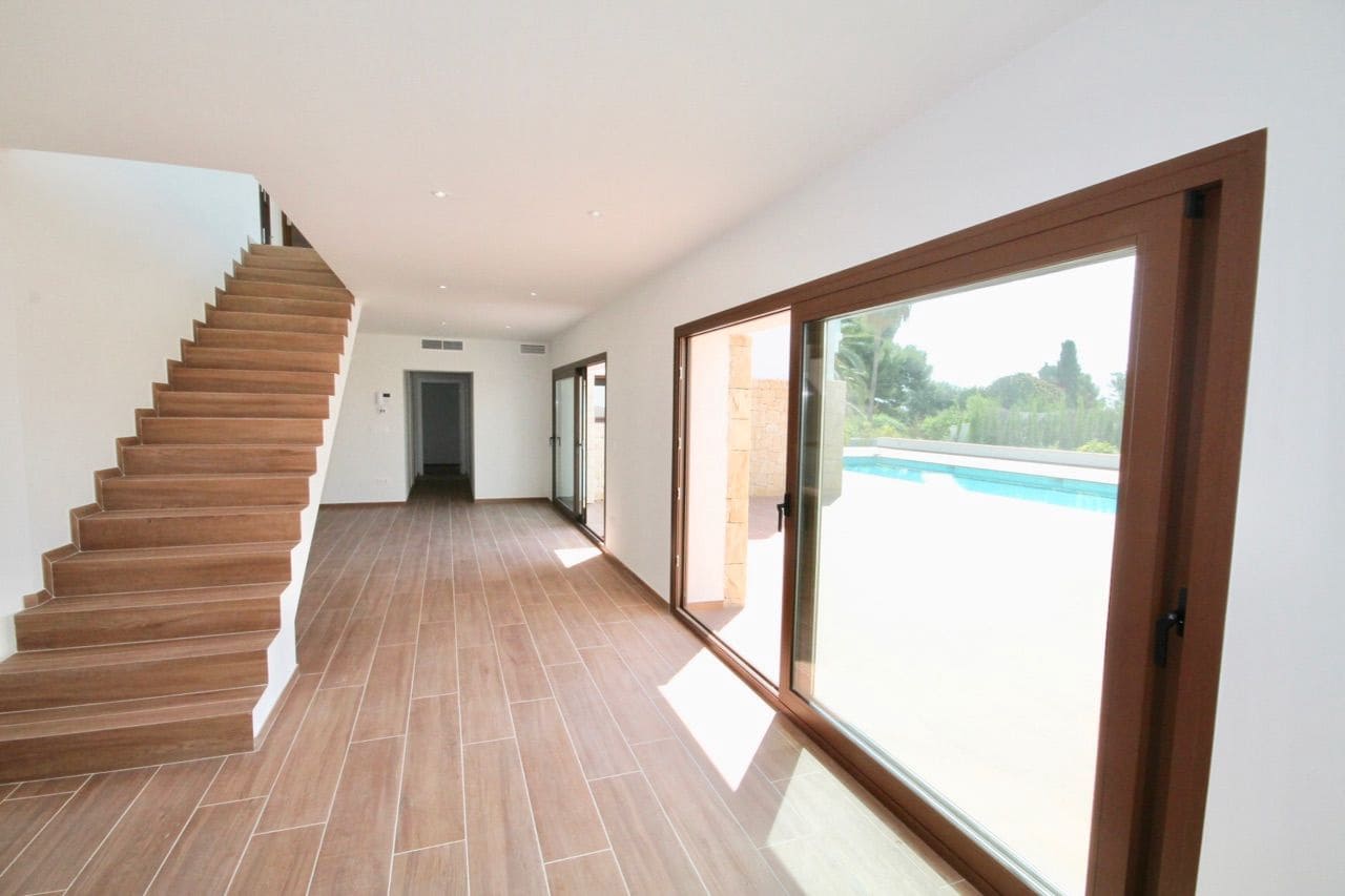 4 bedroom Villa for sale in Alfaz del Pi / L'Alfas del Pi with pool garage - € 2,250,000 (Ref: 6877238)