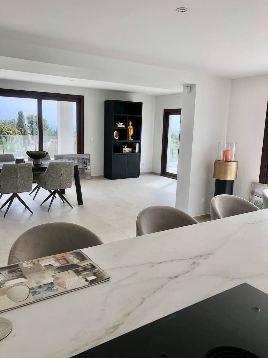 4 bedroom Villa for sale in Alfaz del Pi / L'Alfas del Pi with pool garage - € 2,250,000 (Ref: 6877238)