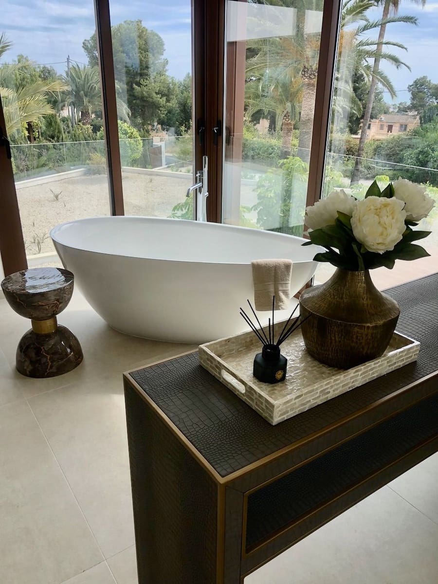 4 bedroom Villa for sale in Alfaz del Pi / L'Alfas del Pi with pool garage - € 2,250,000 (Ref: 6877238)