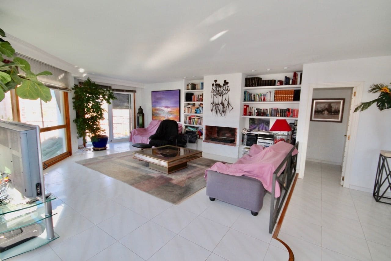 13 bedroom Villa for sale in Benidorm with pool garage - € 1,980,000 (Ref: 7261463)