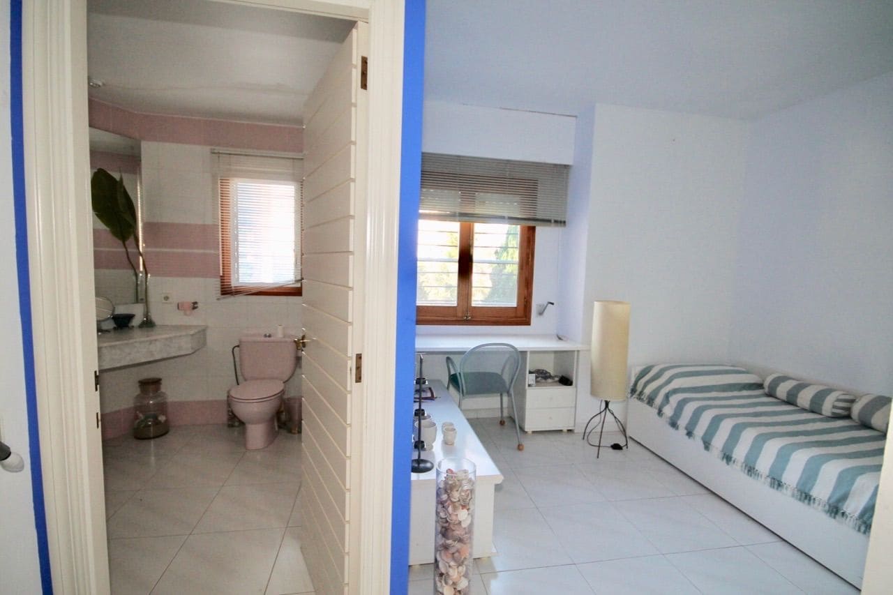 13 bedroom Villa for sale in Benidorm with pool garage - € 1,980,000 (Ref: 7261463)