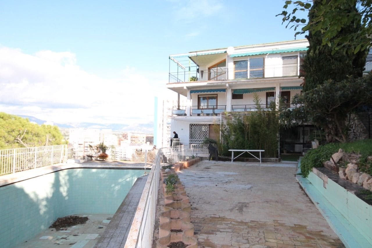 13 bedroom Villa for sale in Benidorm with pool garage - € 1,980,000 (Ref: 7261463)