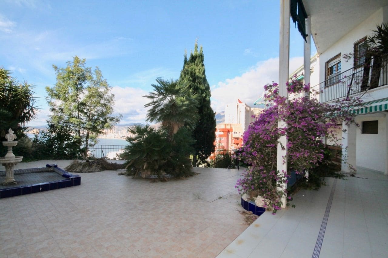 13 bedroom Villa for sale in Benidorm with pool garage - € 1,980,000 (Ref: 7261463)