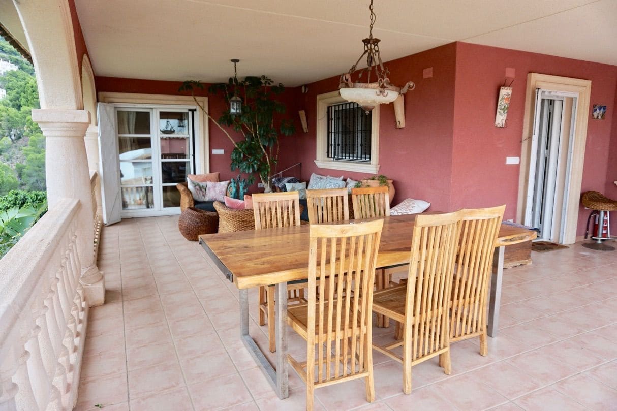 3 bedroom Villa for sale in Altea with pool - € 840,000 (Ref: 7264189)