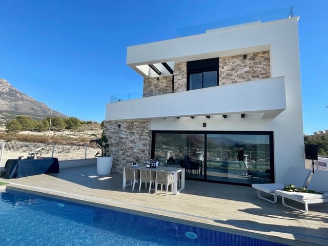 Chalet de 3 habitaciones en Finestrat en venta con piscina garaje - 770.000 € (Ref: 7365213)