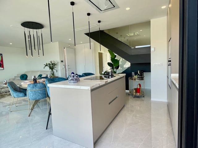 Chalet de 3 habitaciones en Finestrat en venta con piscina garaje - 770.000 € (Ref: 7365213)