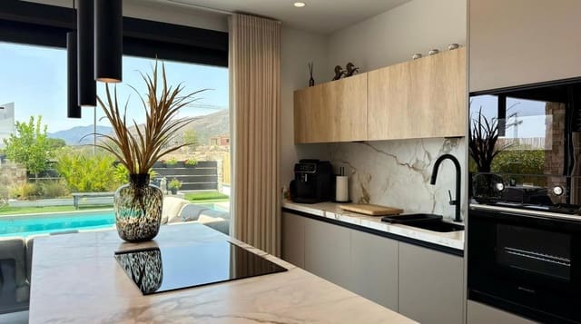 Chalet de 3 habitaciones en Balcón de Finestrat - Terra Marina, Finestrat en venta con piscina - 680.000 € (Ref: 7365213)